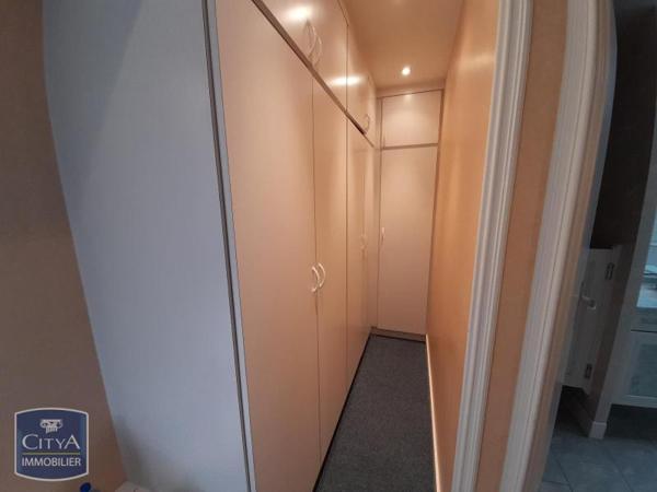 Appartement à louer 6 pièces 163.19m²