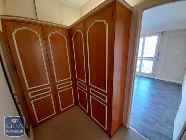 Appartement à louer 6 pièces 163.19m²