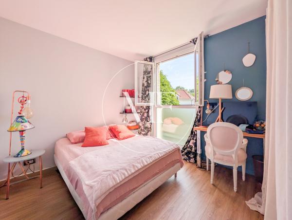 Appartement
         4 pièces
        - 84 m² 499 000 € *