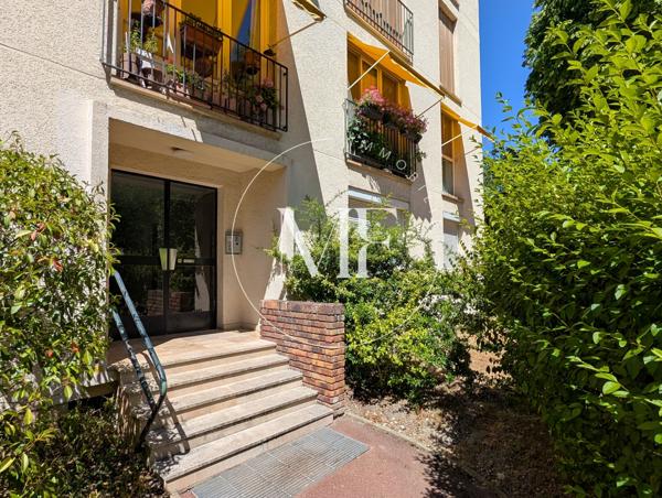 Appartement
         4 pièces
        - 84 m² 499 000 € *