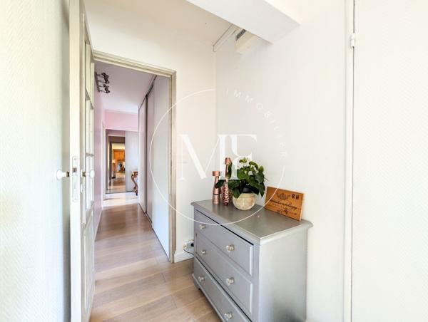 Appartement
         4 pièces
        - 84 m² 499 000 € *