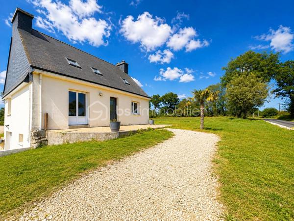 BSKIMMOBILIER vous présente : À seulement quelques minutes du centre bourg de Brec’h, découvrez cette maison lumineuse de 107m2 environ offrant un cadre de vie paisible et agréable, idéale pour une famille en quête de confort et de tranquillité.

Dès l’entrée, vous serez séduit par une pièce de vie baignée de lumière, offrant un espace convivial et chaleureux, parfaitement adapté à la vie quotidienne.
La cuisine aménagée et équipée, fonctionnelle et moderne, s’intègre harmonieusement à l’ensemble.
Le rez-de-chaussée propose également une chambre, ainsi qu’une salle d’eau, permettant une vie de plain-pied très appréciable.
À l’étage, vous découvrirez deux chambres confortables, ainsi qu’une salle de bains avec WC, offrant un espace nuit bien distinct.

La maison dispose d’un sous-sol total, offrant de nombreuses possibilité

Implantée dans un secteur calme et agréable, la maison bénéficie d’un cadre verdoyant tout en restant à moins de 3 km du centre bourg de Brec’h et de ses commodités.

Pour plus d'information et visiter ce bien contactez Guillaume LE STRAT.

Pour vous, je réalise, gratuitement et sous 48h votre avis de valeur dans le cadre d’une succession ou de votre projet de vente sur les secteurs Golfe du Morbihan, Pays d'Auray, Ploemel, Brech, Pluneret, Sainte-Anne-D'Auray, Plumergat, Le Bono, Plougoumelen, Baden...Pluvigner et ses alentours... Au plaisir de vous aider ou vous accompagner personnellement dans votre projet immobilier !