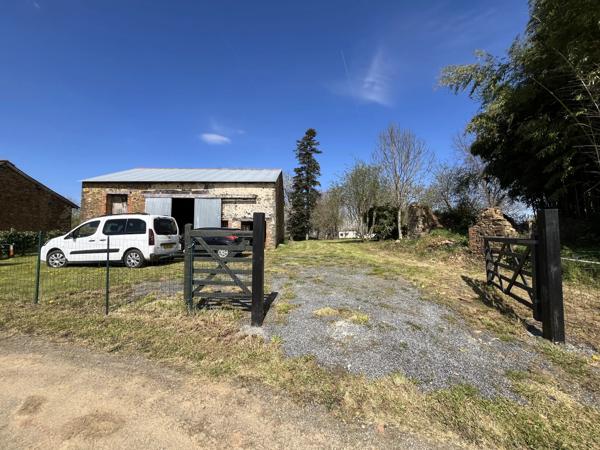 Maison de campagne rénovée avec 4 chambres, grange et terrain