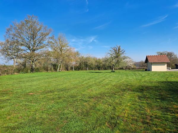 Maison familiale située à la campagne mais bien desservie