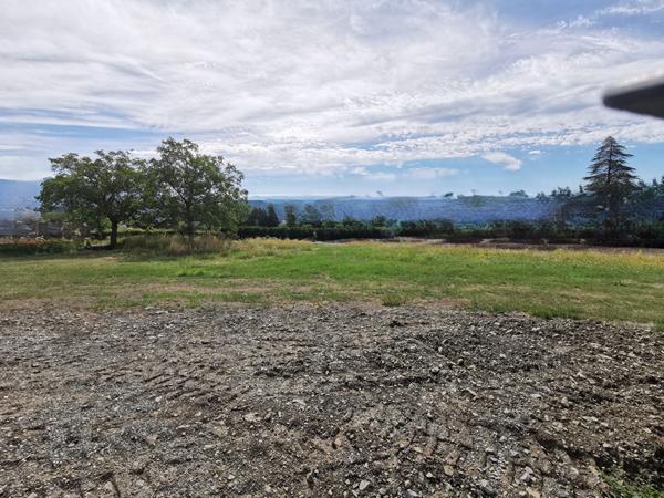 A vendre à Gap, terrain à bâtir.