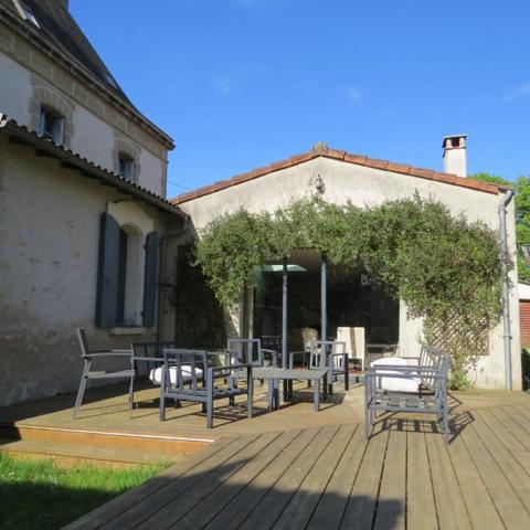 Elégante maison XIX d'une petite cité de caractère