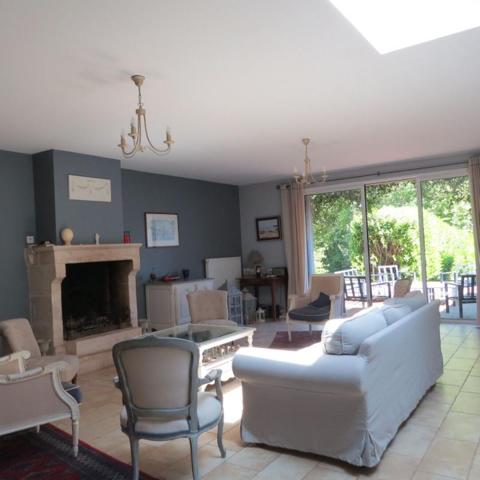 Elégante maison XIX d'une petite cité de caractère