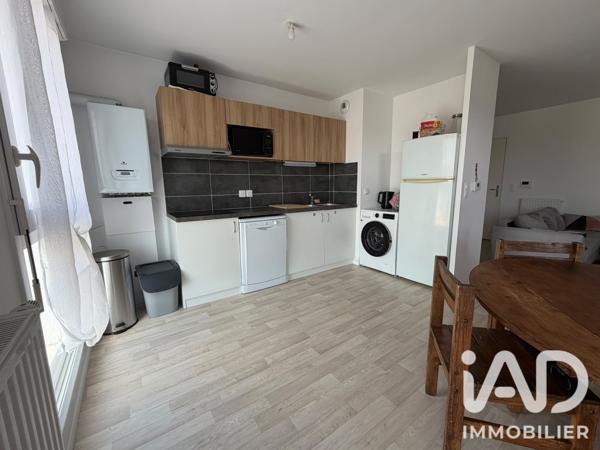 Location appartement 3 pièces 66 m² Luisant