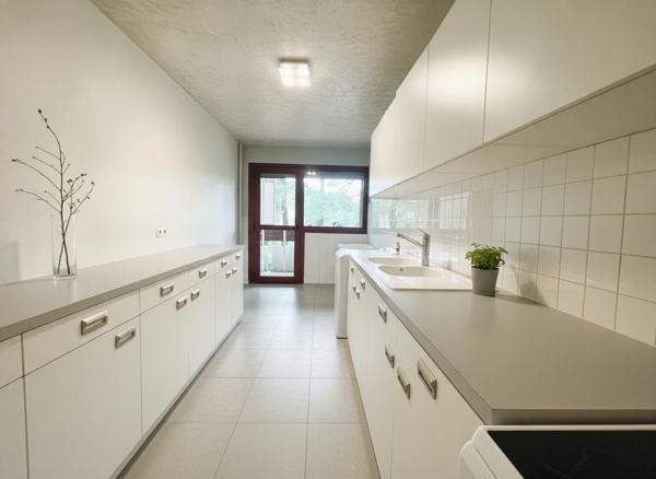 Appartement T4 de 97,5M2 avec terrasse et parking dans résidence de caractère