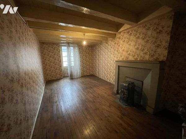 MAISON DE BOURG 112 M² AVEC DEPENDANCES