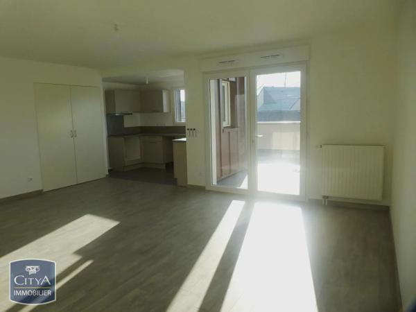 Appartement à louer 3 pièces 69.66m² Changé (53810)