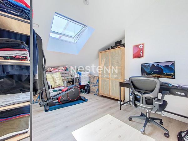 A vendre - Appartement T4 en duplex de près de 97 m² avec terrasse, stationnement et ascenseur dans résidence récente (2022) "Angers Gare"