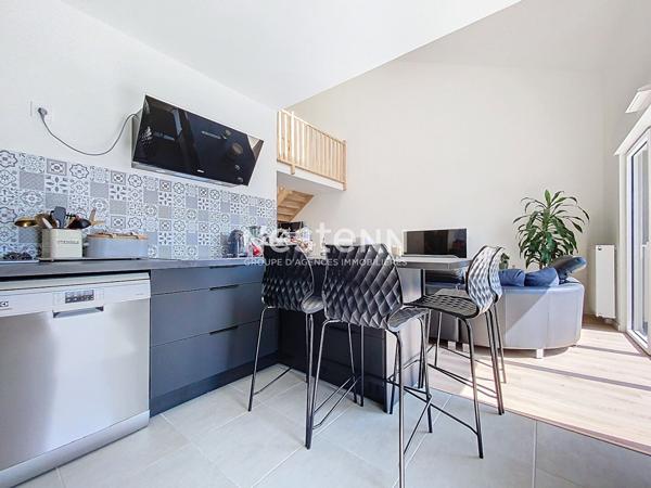 A vendre - Appartement T4 en duplex de près de 97 m² avec terrasse, stationnement et ascenseur dans résidence récente (2022) "Angers Gare"