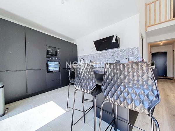 A vendre - Appartement T4 en duplex de près de 97 m² avec terrasse, stationnement et ascenseur dans résidence récente (2022) "Angers Gare"