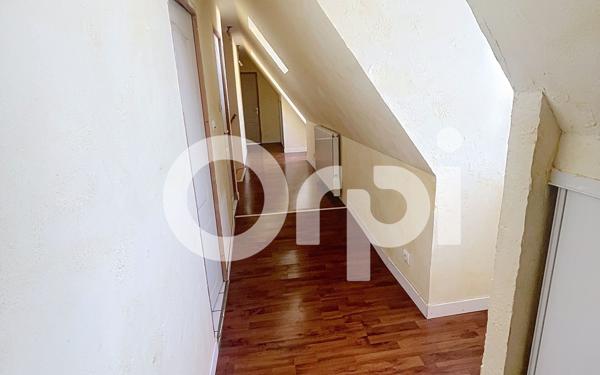 Maison à vendre    6 pièces •  Chasteaux