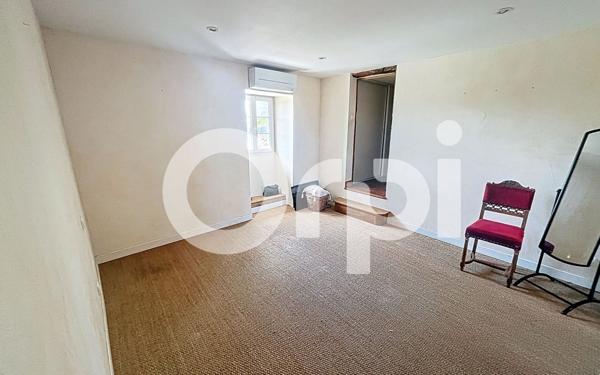 Maison à vendre    6 pièces •  Chasteaux