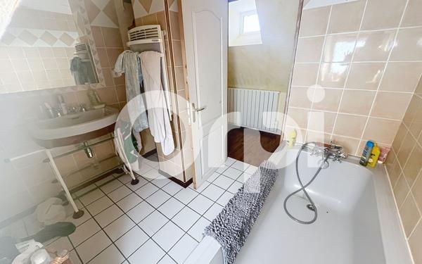 Maison à vendre    6 pièces •  Chasteaux