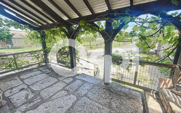 Maison à vendre    6 pièces •  Chasteaux