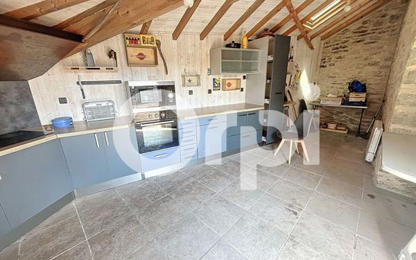 Maison à vendre    6 pièces •  Chasteaux