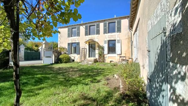 MAISON EN PIERRE À RÉNOVER CISSÉ