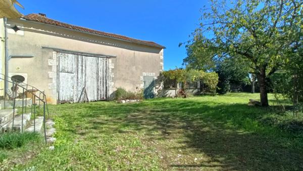 MAISON EN PIERRE À RÉNOVER CISSÉ
