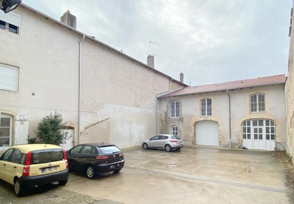 Appartement 5 pièces de 176 m² et parking privatif
