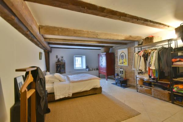 Appartement 5 pièces de 176 m² et parking privatif