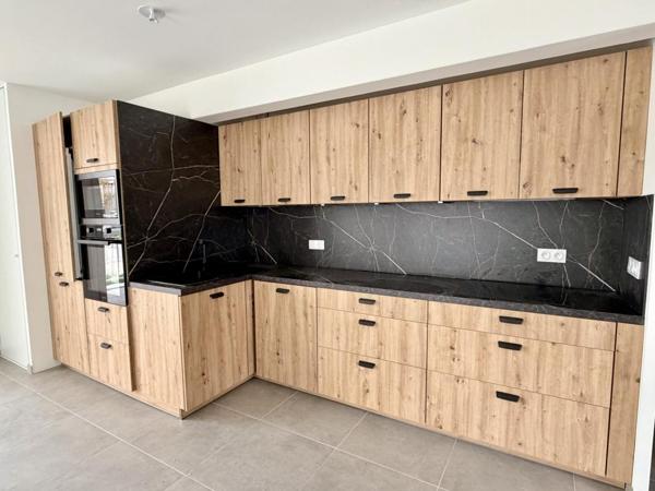 Grand T3 neuf idéalement placé