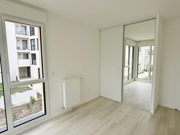 Grand T3 neuf idéalement placé