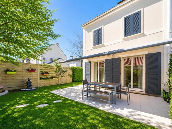 Vente                                                      Maison
                        
                     5 pièces                      97 m2                     à Lieusaint