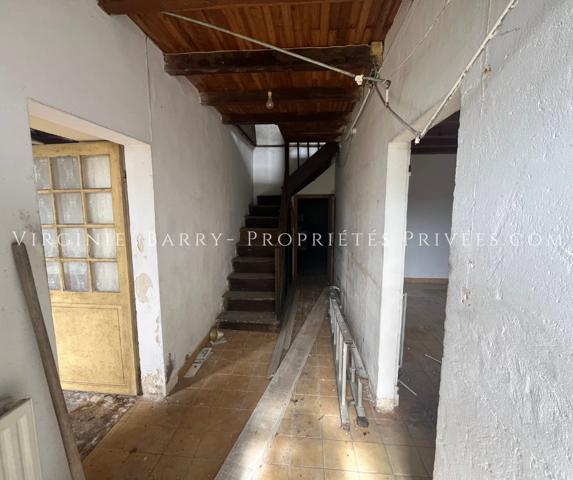 BELLE MAISON CHARENTAISE AVEC GARAGE ET JARDIN