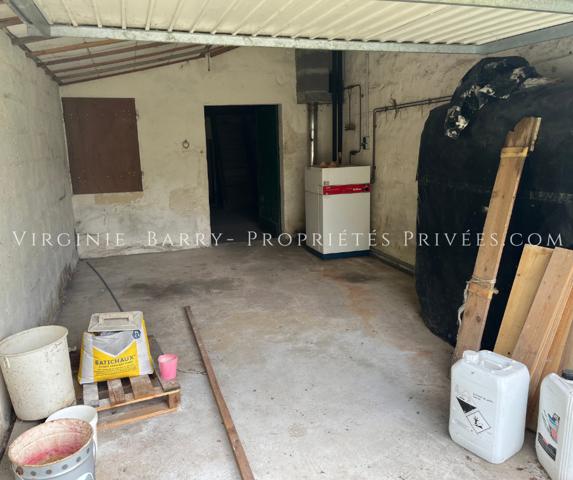 BELLE MAISON CHARENTAISE AVEC GARAGE ET JARDIN