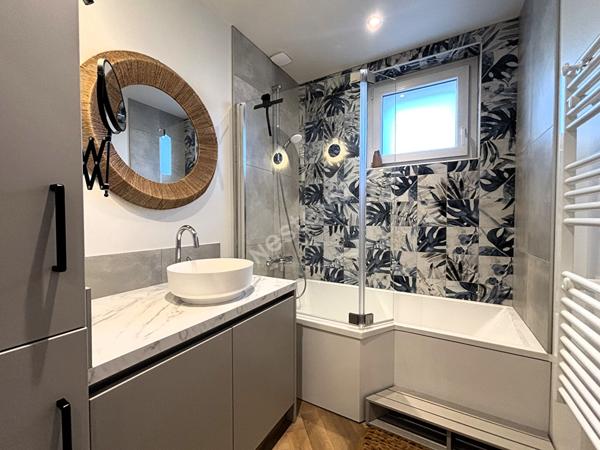 Sublime 3 pièces avec grande terrasse et dépendances dans un environnement dégagé et verdoyant