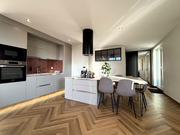 Sublime 3 pièces avec grande terrasse et dépendances dans un environnement dégagé et verdoyant