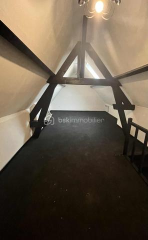 Maison de 125m² a La Fére 02800
Une entrée donnant sur une cuisine équipée de 20m² 
Une salle d'eau 
Un salon séjour de 30m².
Au 1 er étage:
Un palier(possibilité de faire une chambre enfant ou un bureau avec 2 chambres ainsi qu'une salle de bain et son toilette.
2 ème étage:
1 chambres de 14m².
Le tout sur un terrain de 418m².
Cave 
DPE C/
Chauffage électrique
Tout a l'égout.