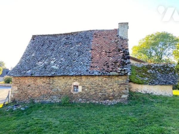 A ARNAC, proche du barrage d'Enchanet,

Enclos de 4025 m² de terrain comprenant :
- Une mais...