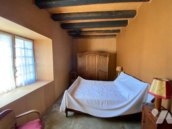 A ARNAC, proche du barrage d'Enchanet,

Enclos de 4025 m² de terrain comprenant :
- Une mais...