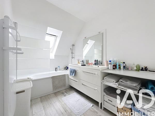 Maison à vendre 5 pièces 107 m² Rambouillet