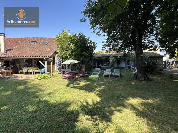 Vente                                                      Maison
                        
                     9 pièces                      228 m2                     à Marmande