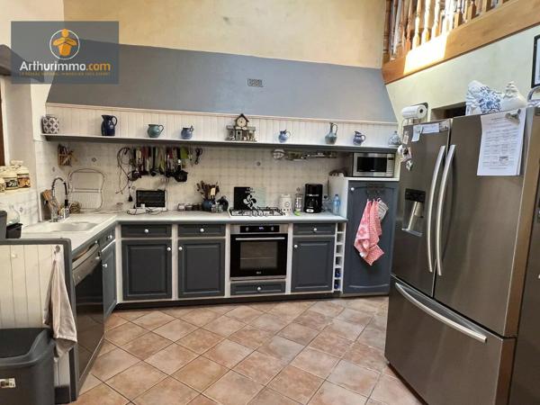 Vente                                                      Maison
                        
                     9 pièces                      228 m2                     à Marmande