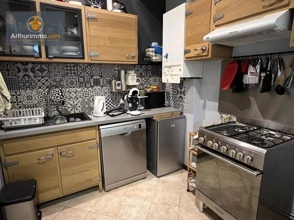 Vente                                                      Maison
                        
                     9 pièces                      228 m2                     à Marmande