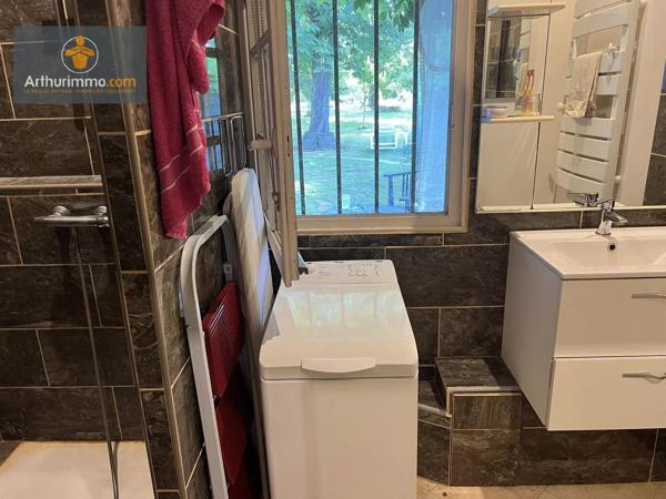 Vente                                                      Maison
                        
                     9 pièces                      228 m2                     à Marmande
