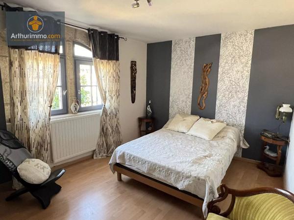 Vente                                                      Maison
                        
                     9 pièces                      228 m2                     à Marmande
