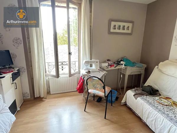Vente                                                      Maison
                        
                     9 pièces                      228 m2                     à Marmande