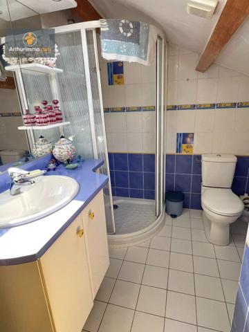 Vente                                                      Maison
                        
                     9 pièces                      228 m2                     à Marmande