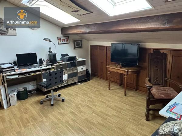 Vente                                                      Maison
                        
                     9 pièces                      228 m2                     à Marmande