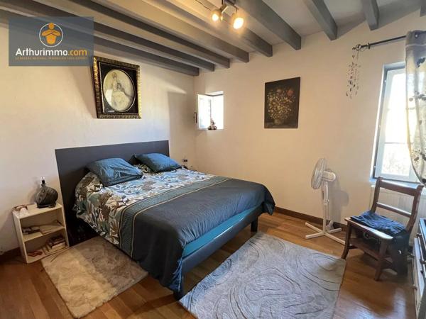 Vente                                                      Maison
                        
                     9 pièces                      228 m2                     à Marmande