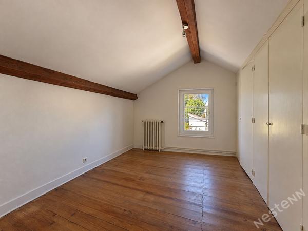 AGEN - Maison de type 4 avec double garage, dépendances et jardin arboré