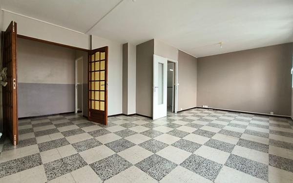 Appartement à vendre    3 pièces •  Nîmes