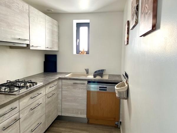 Maison
         5 pièces
        - 80 m² 299 000 € *